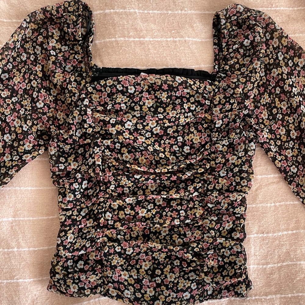 All in Favor floral long sleeve blouse!